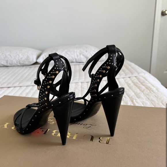 NWOB! Burberry studded Sandals - Picture 2 of 3